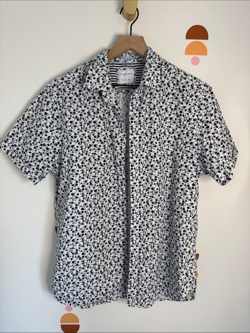 Denim & Flower White Short-Sleeve Button-Down with Black Floral Print N0257
